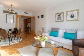 Vivienda con zona de trabajo, piscina y parking
